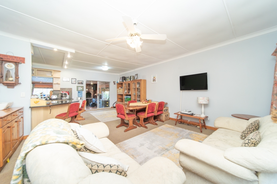 4 Bedroom Property for Sale in Beacon Bay Eastern Cape